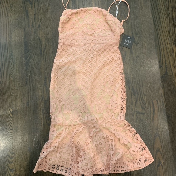 Lulu’s unlimited love trumpet dress in dusty pink - Picture 4 of 4